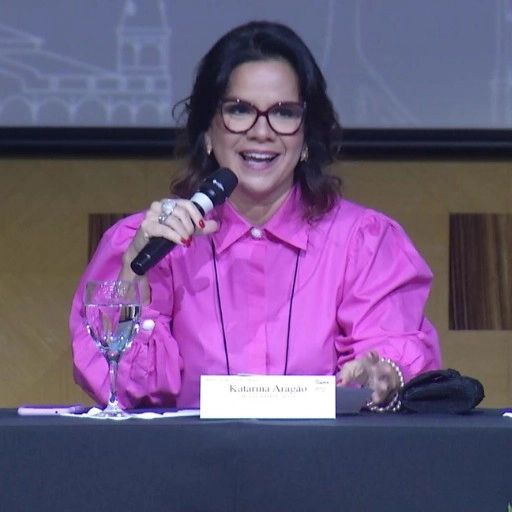 Foto da Drª. Katarina Aragão